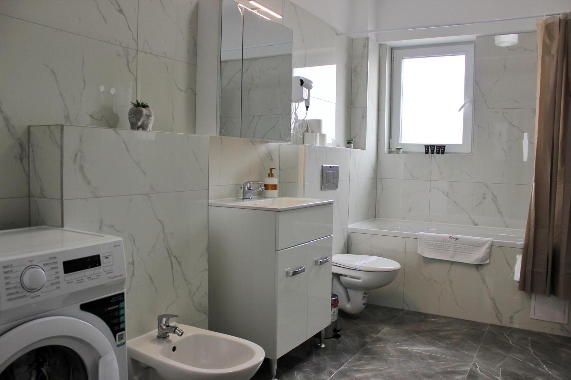 Cozy Apartments In Centre Of Suceava Near Kaufland And University 외부 사진